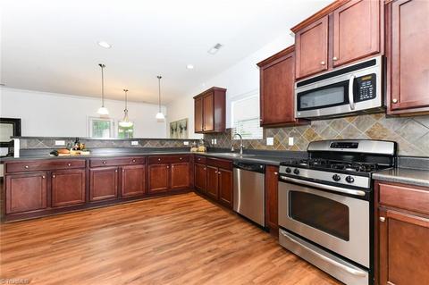 4624 Meadowside Ter, High Point, NC 27265 photo 11