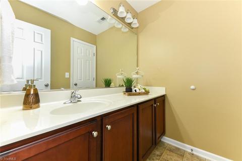 4624 Meadowside Ter, High Point, NC 27265 photo 35