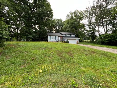 104 Elinor Ct, King, NC 27021