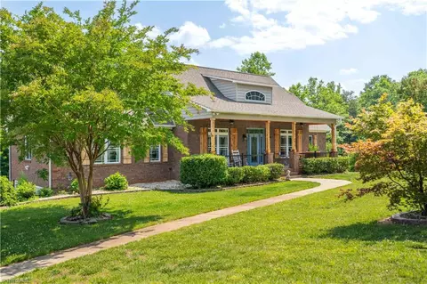 4630 Fern Creek Dr, Tobaccoville, NC 27050