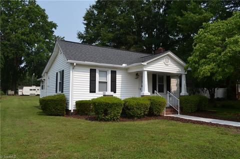 406 N 4th Ave, Mayodan, NC 27027