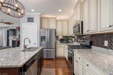 3404 Amber Meadows Rd, High Point, NC 27265 photo 8