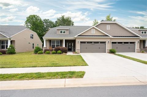 3404 Amber Meadows Rd, High Point, NC 27265 photo 2