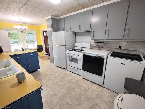 2004 Guyer St, High Point, NC 27265 photo 3