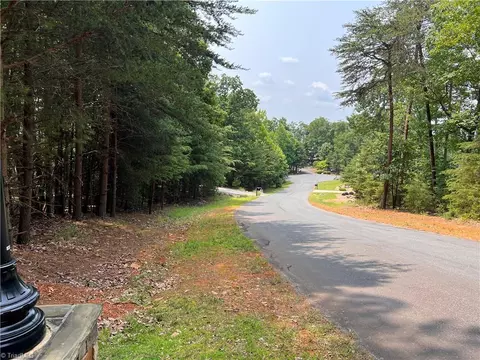 215 Mesa Dr, Denton, NC 27239 photo 2