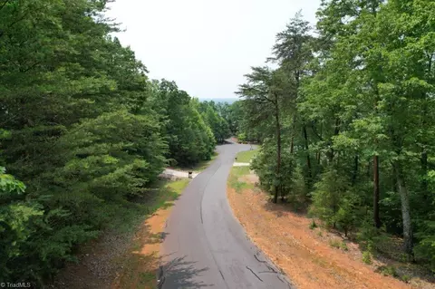 215 Mesa Dr, Denton, NC 27239 photo 3