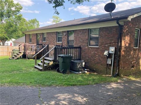 1006 Trinity St, Thomasville, NC 27360 photo 4