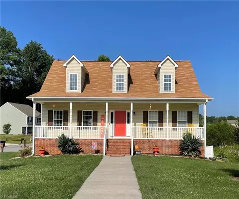 3948 Muddy Creek Dr, Winston Salem, NC 27107