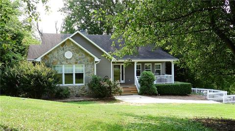 8075 Deer Hill Cir, Belews Creek, NC 27009