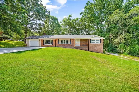 246 Anchor Dr, Asheboro, NC 27205