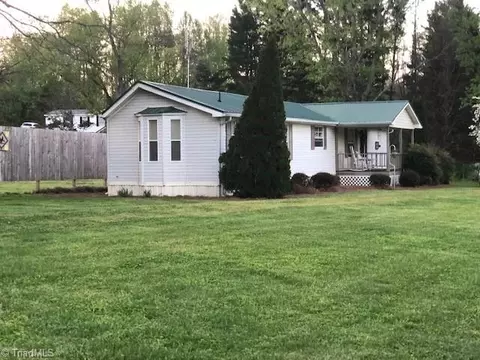 251 Phillips Rd, Boomer, NC 28606