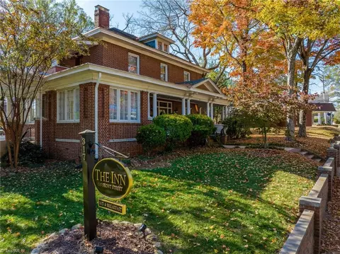317 Front St W, Statesville, NC 28677