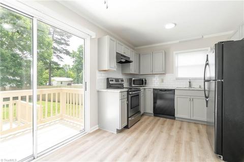 635 Paramount St, High Point, NC 27260 photo 5