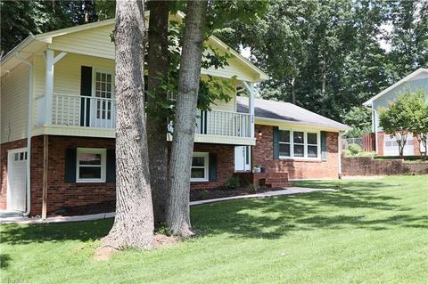208 Brentwood Dr, Advance, NC 27006