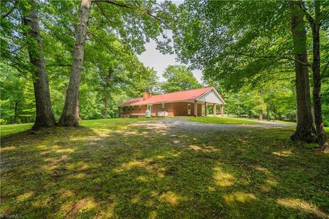 1130 Hawk Ridge Rd, King, NC 27021 photo 5