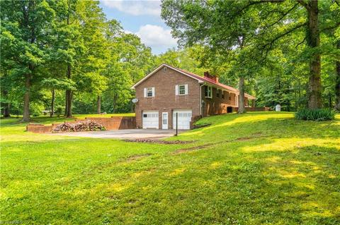 1130 Hawk Ridge Rd, King, NC 27021 photo 9
