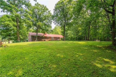 1130 Hawk Ridge Rd, King, NC 27021 photo 8