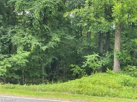 5605 Lookout Pl, Mcleansville, NC 27301