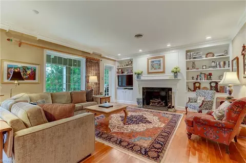 301 Cascade Dr #B2, High Point, NC 27265 photo 6