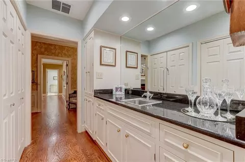 301 Cascade Dr #B2, High Point, NC 27265 photo 11