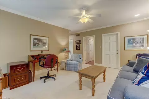 301 Cascade Dr #B2, High Point, NC 27265 photo 20