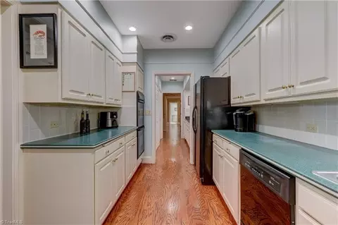 301 Cascade Dr #B2, High Point, NC 27265 photo 13