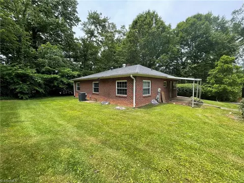 112 Hardy St, Jonesville, NC 28642