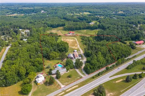 326 Litwin Dr, Thomasville, NC 27360