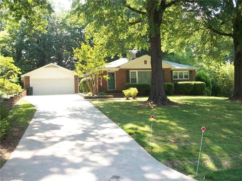 816 Elm St, Eden, NC 27288