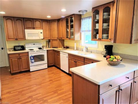 1340 Johnson Rd, King, NC 27021 photo 3