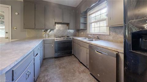 404 Harmon Dr, Eden, NC 27288 photo 12