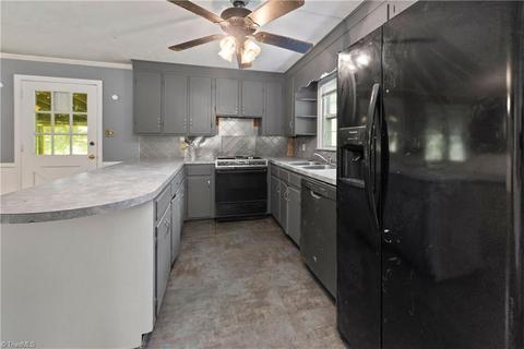 404 Harmon Dr, Eden, NC 27288 photo 13