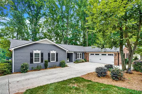 518 Pinewood Rd, Asheboro, NC 27205