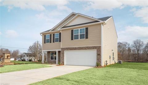 216 Carriage Cove Cir #9, Mocksville, NC 27028