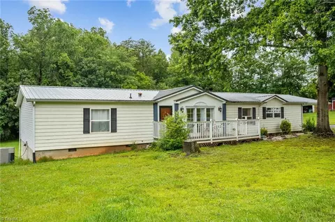 1030 Double Creek Ln, Pinnacle, NC 27043