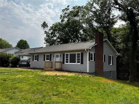203 Oak St, Jonesville, NC 28642