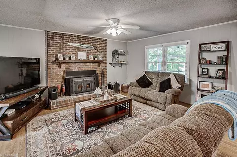 4905 Westhaven Ln, Trinity, NC 27370 photo 4