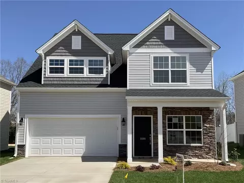 3508 River Farm Dr #320, Kernersville, NC 27284