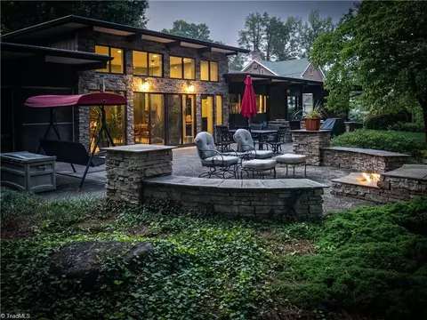 824 Jay St, Eden, NC 27288