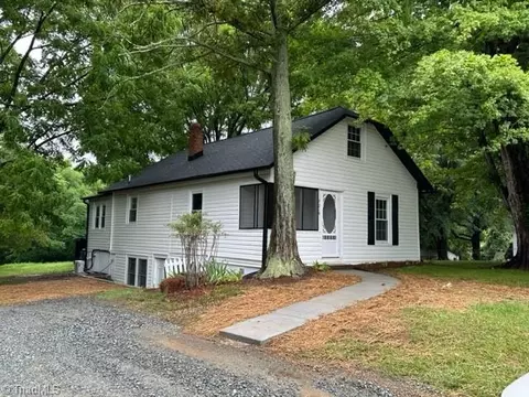 3219 Stratford Rd S, Winston Salem, NC 27103
