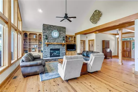 6262 Lake Front Rd, High Point, NC 27263 photo 10
