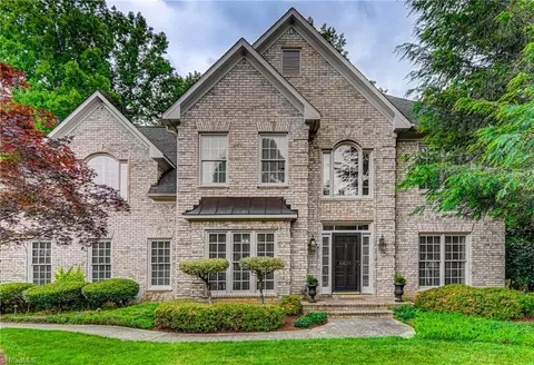 4426 Jamesford Dr, Jamestown, NC 27282