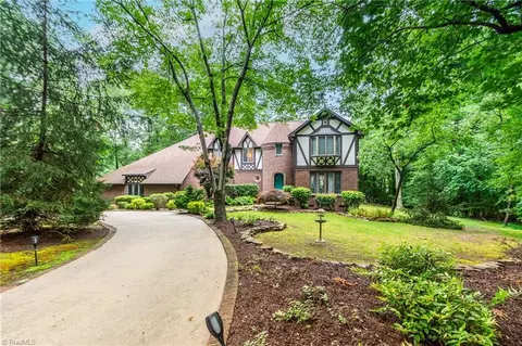 4301 La Vera St, High Point, NC 27265