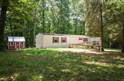 555 Potts Creek Rd, Linwood, NC 27299