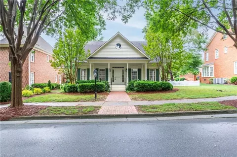 5210 Bodie Ln, Greensboro, NC 27455