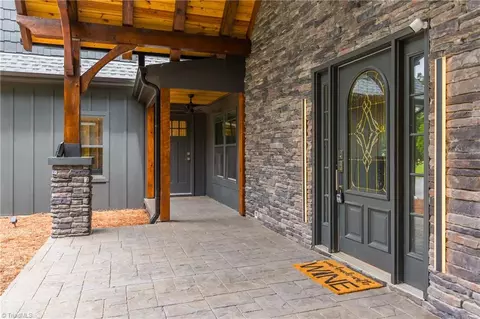 933 Dodson Mill Rd, Pilot Mountain, NC 27041 photo 3