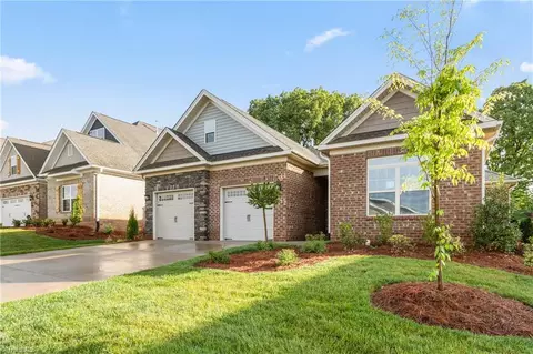 310 Macallan Dr #226, Burlington, NC 27215