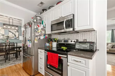 3908 Cedar Crest Ln, High Point, NC 27265 photo 9
