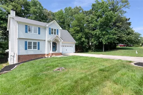 3908 Cedar Crest Ln, High Point, NC 27265 photo 2