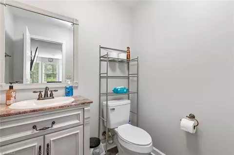 3908 Cedar Crest Ln, High Point, NC 27265 photo 19